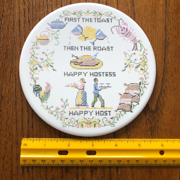 Vtg Mid-State ceramic round hot plate faux cross stitch pattern Happy Hostess - Picture 3 of 7